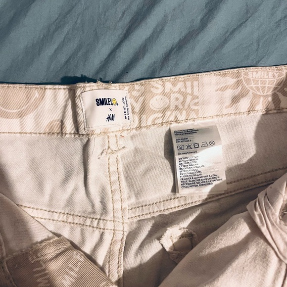 Comfy High Rise Smile Jeans - Picture 4 of 4